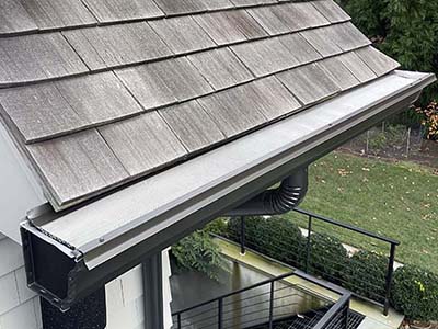 New Shiny Seamless Gutters